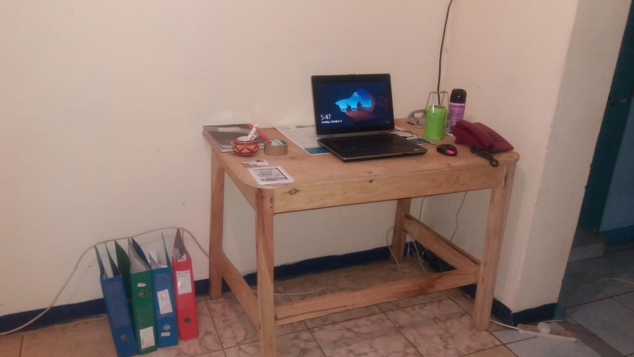הוסטל לוסקה Kumunzi Backpackers מראה חיצוני תמונה