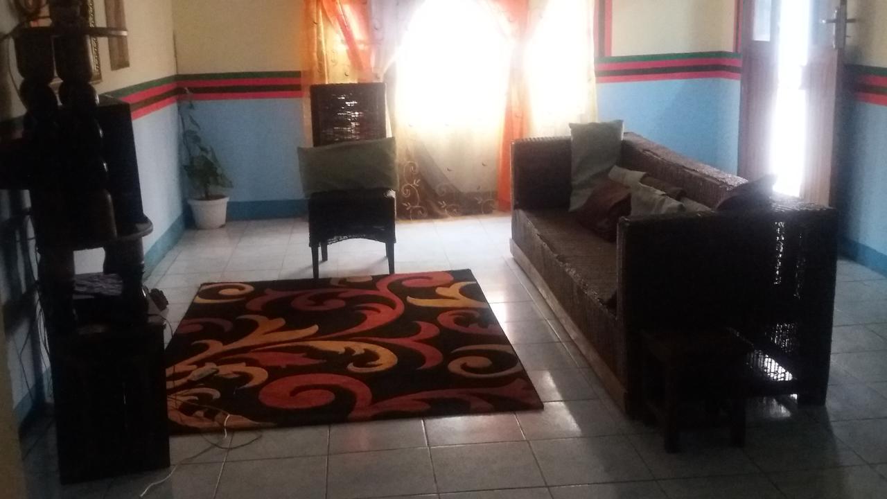הוסטל לוסקה Kumunzi Backpackers מראה חיצוני תמונה