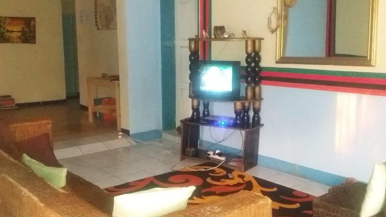הוסטל לוסקה Kumunzi Backpackers מראה חיצוני תמונה
