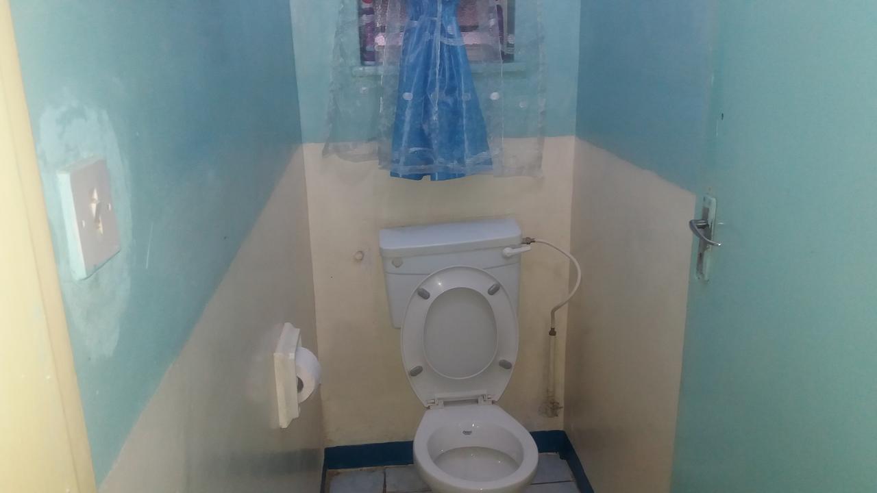 הוסטל לוסקה Kumunzi Backpackers מראה חיצוני תמונה