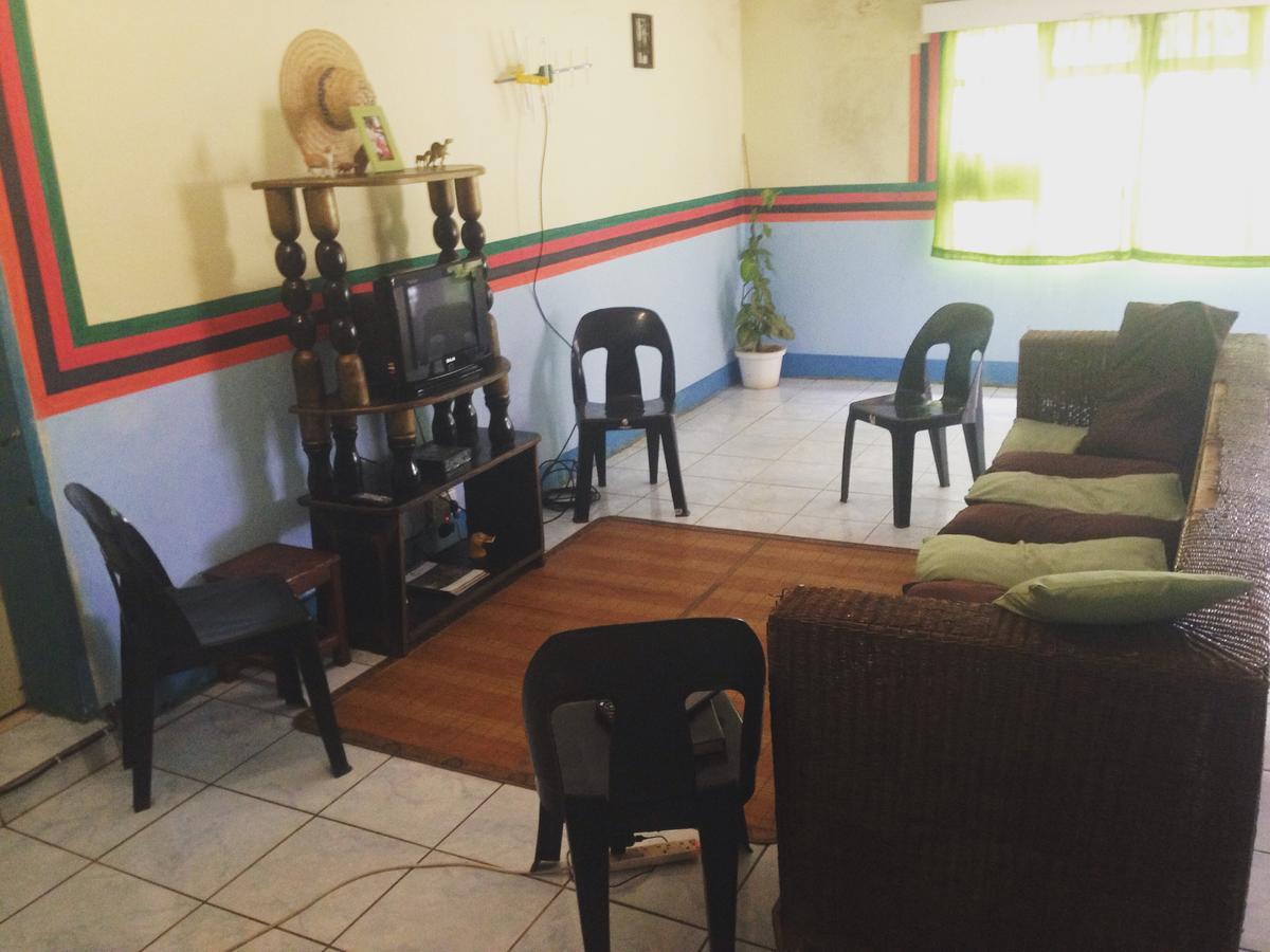 הוסטל לוסקה Kumunzi Backpackers מראה חיצוני תמונה