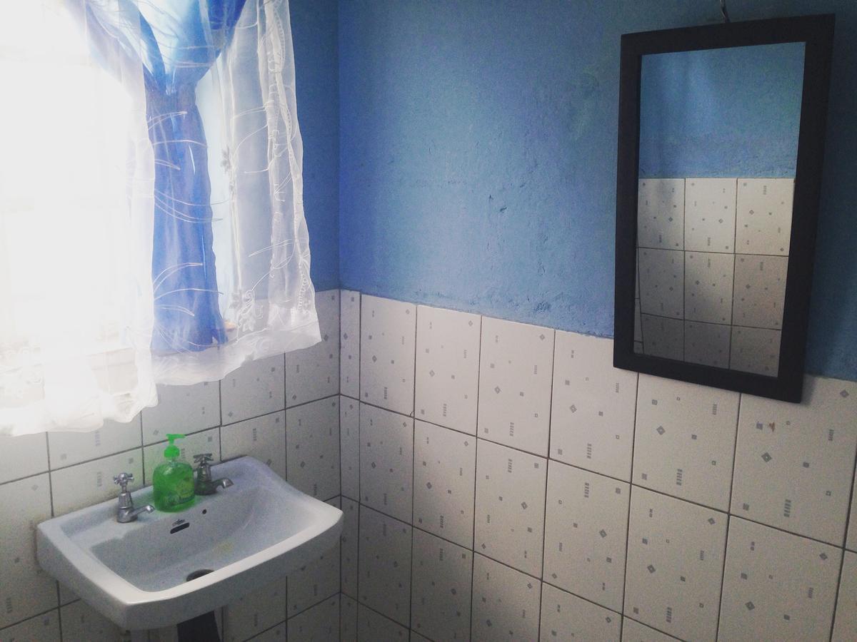 הוסטל לוסקה Kumunzi Backpackers מראה חיצוני תמונה